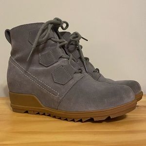 SOREL ELVIE Grey suede wedge lace up booties
